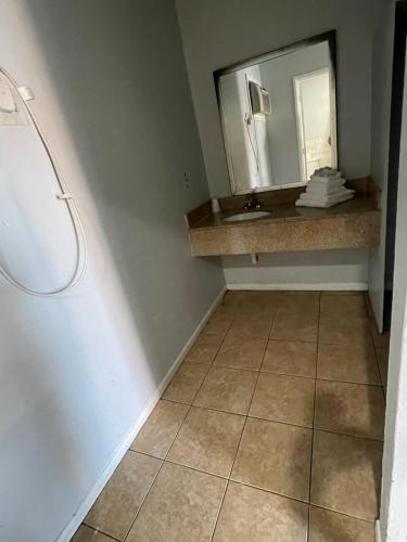 CoachLight Motel – Hemet, CA