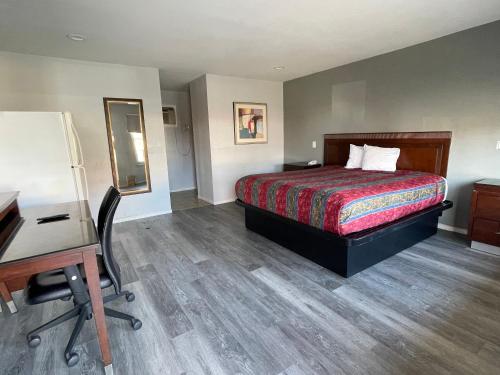 CoachLight Motel – Hemet, CA