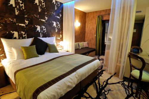 2 king beds, 2 sofa beds