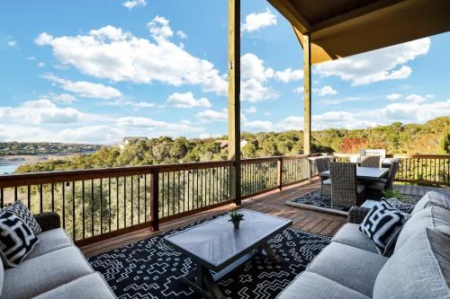 Lake House - A Birdy Vacation Rental in Canyon Lake, USA