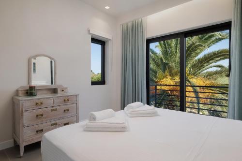 Gaia - A Secret Luxury Hideaway, Achílleion (photo 2)