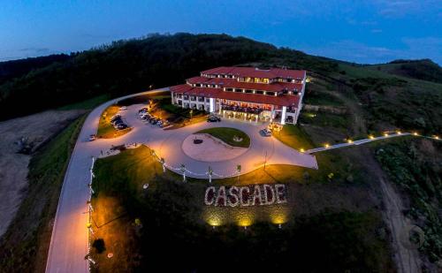 Hotel Cascade Resort & Spa - image 12
