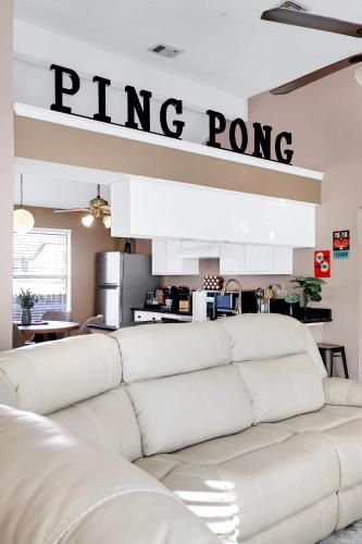 Pong - A Birdy Vacation Rental
