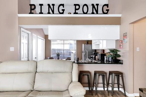 Pong - A Birdy Vacation Rental