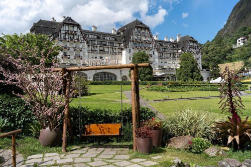 Lofts Charmosos de frente para o Lago Quitandinha com Garagem