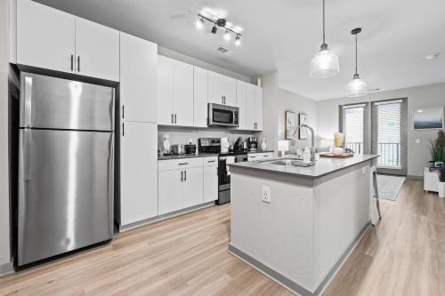 Tropicana Field 1 Bed in Downtown St Pete With Free Parking in St Petersburg, USA