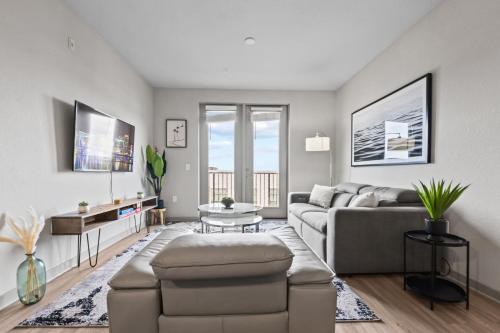 Downtown St Pete 2 Bed Near Tropicana Field WIth Free Parking in St Petersburg, USA