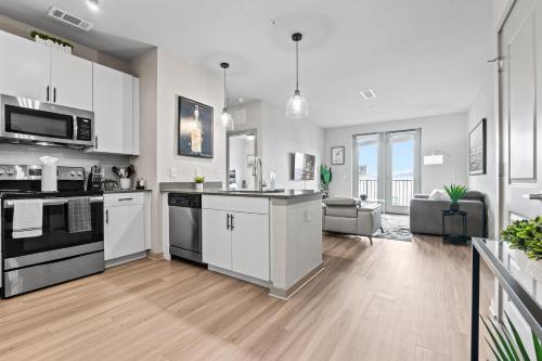 Downtown St Pete 2 Bed Near Tropicana Field WIth Free Parking in St Petersburg, USA