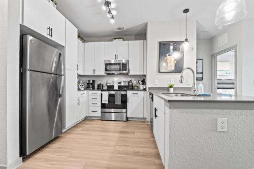 Downtown St Pete 2 Bed Near Tropicana Field WIth Free Parking in St Petersburg, USA