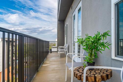 Downtown St Pete 2 Bed Near Tropicana Field WIth Free Parking in St Petersburg, USA