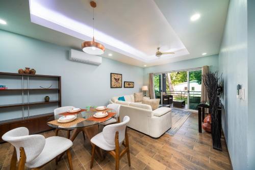 Facilities, Condo Casa Blanca 7 - NEW 2 BR condo, near to the beach in Potrero