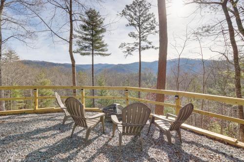 Blue Ridge Retreat with Hot Tub and Mountain Views! in Blue Ridge, USA