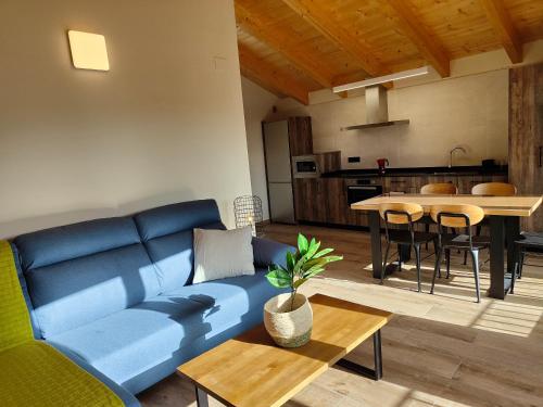 2 bedrooms, 4 beds