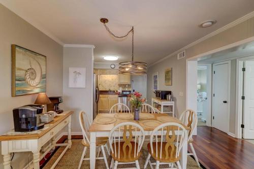 309C Oceanside Villa in Isle of Palms, USA