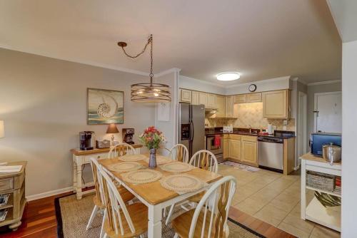 309C Oceanside Villa in Isle of Palms, USA