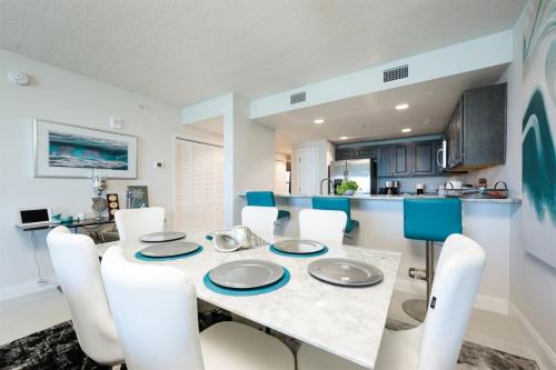 Unit 203 Aruba - 3 Bedroom Ocean Front in Daytona Beach, USA