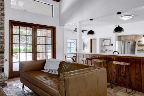 Triple Crown - A Birdy Vacation Rental in San Antonio, USA