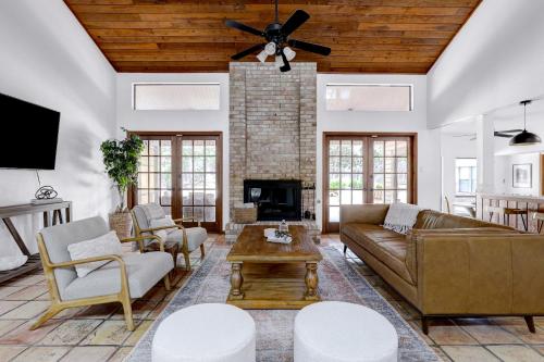 Triple Crown - A Birdy Vacation Rental in San Antonio, USA