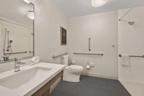 Sonesta Simply Suites Jersey City - image 11