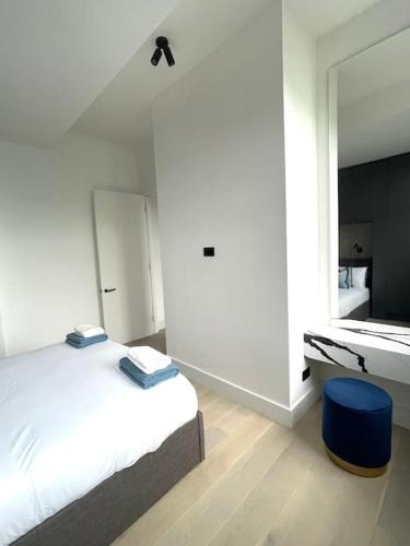Central & Stylish 2 Bedroom Apartment - main image