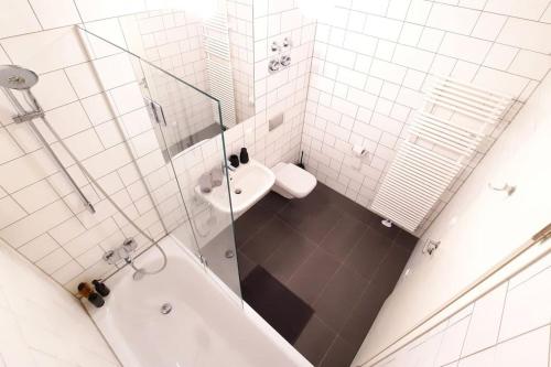 Modern building with vertical garden & 2 bedrooms, Berlin (zdjęcie 7)
