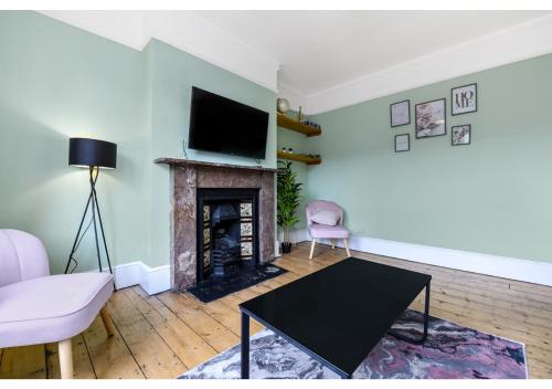 Handsome Family Home Peaceful, Next to Park, London (photo 10)