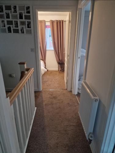 Well Furnished 3 Bedroom House in a cosy estate in Bolton