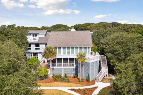 7 Fairway Oaks Lane in Isle of Palms, USA