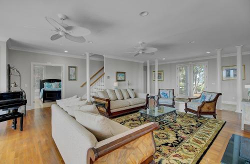 910 Ocean Boulevard in Isle of Palms, USA
