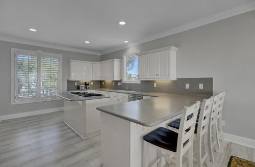910 Ocean Boulevard in Isle of Palms, USA