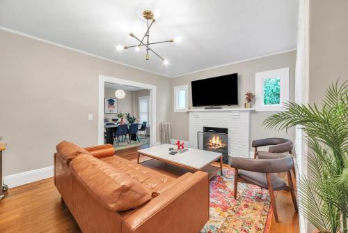 Beautiful 4BR 2 Bathroom House with Parking in Springfield, USA