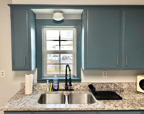 Cozy Winter Getaway With Garden 20-a in Oklahoma City, USA