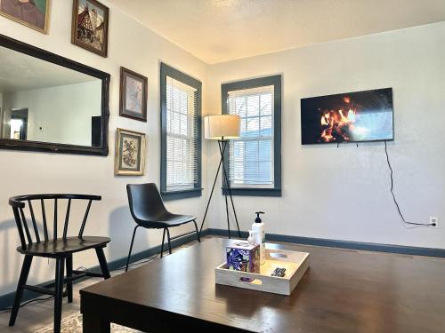 Cozy Winter Getaway With Garden 20-a in Oklahoma City, USA