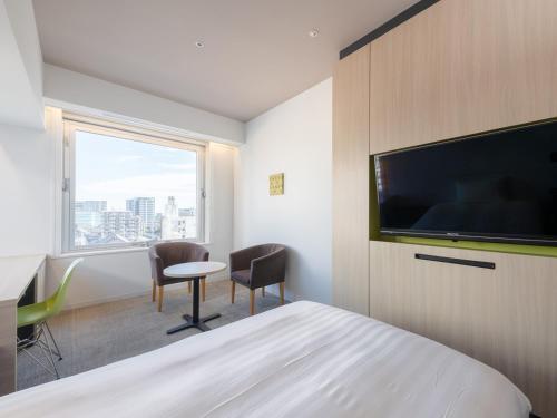 room detail thumbnail 1