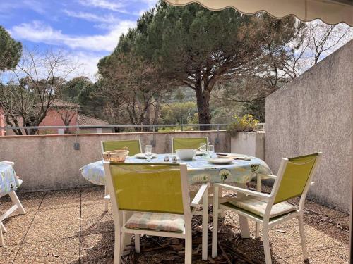 Appartement Le Lavandou, 3 pièces, 6 personnes - FR-1-251-551 - Location saisonnière - Le Lavandou