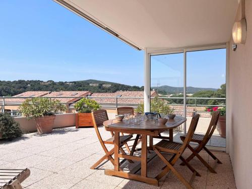 Appartement Le Lavandou, 2 pièces, 4 personnes - FR-1-251-511 - Location saisonnière - Le Lavandou