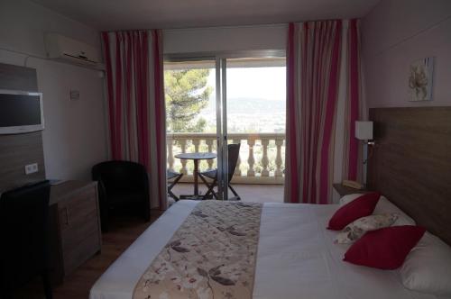 Logis Hotel Le Col De L'ange - image 11