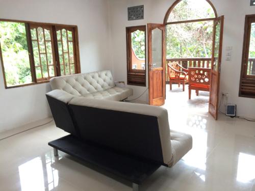 1 king bed, 2 sofa beds