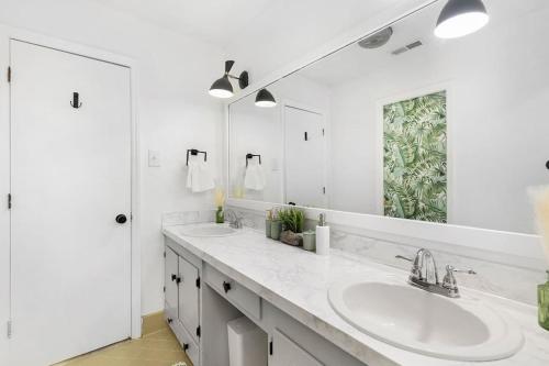 Chic, modern retreat, kids&dog friendly, DT Matthews in Charlotte, USA