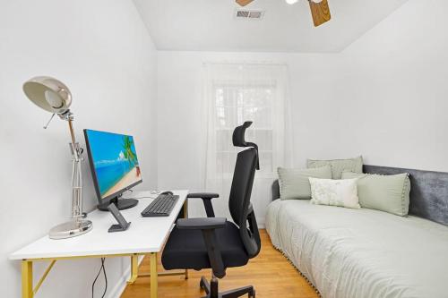 Chic, modern retreat, kids&dog friendly, DT Matthews in Charlotte, USA