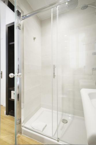 Single Room image 4