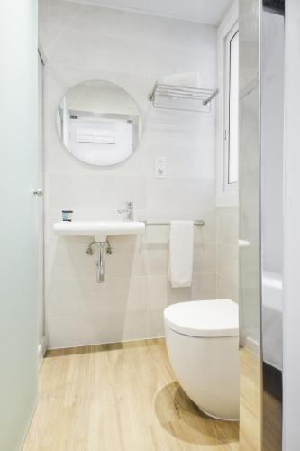 Single Room image 3