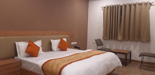 Deluxe Room image 7