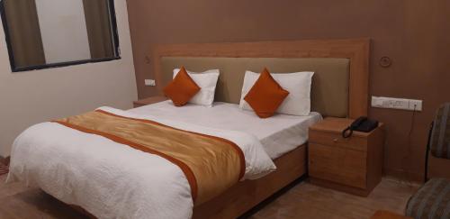 Deluxe Room image 1