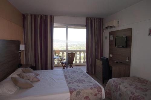 Logis Hotel Le Col De L'ange - image 6
