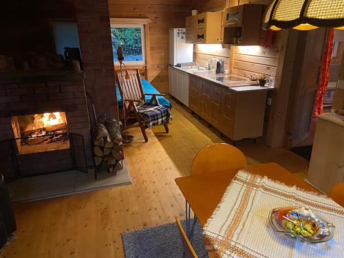 Hide in the nature – cozy lakeside saunacottage