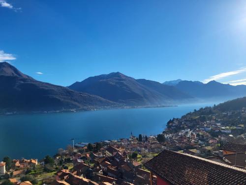 Amazing Lake View Apartment with Pool and 2 Terraces, Modern Urio, by STAYHERE-LAKECOMO