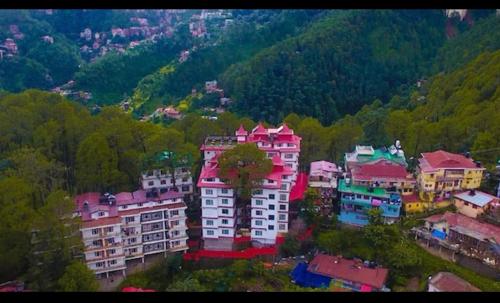 Hotel White Grand Shimla-near ISBT bus stand- Fully Air Conditioner