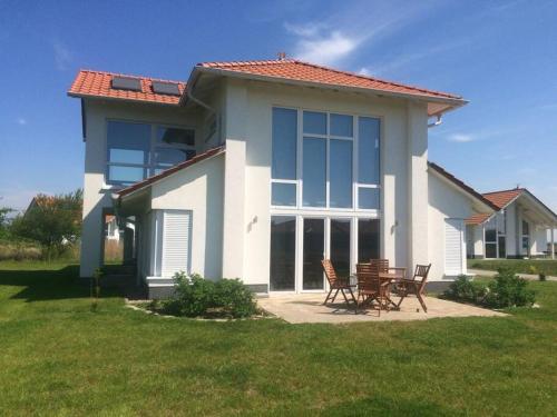 Villa Schwalbennest in Trent, Deutschland