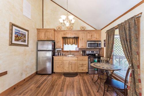 Appian Way Tuscan Cottage - image 2